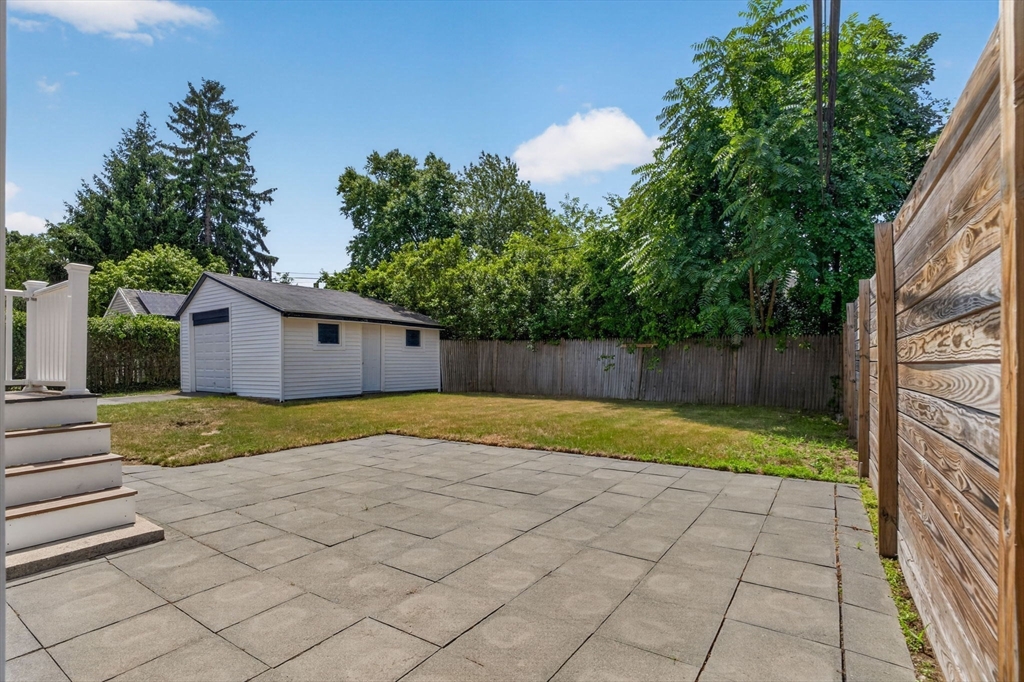 51 Metropolitan Ave Property Photo 28