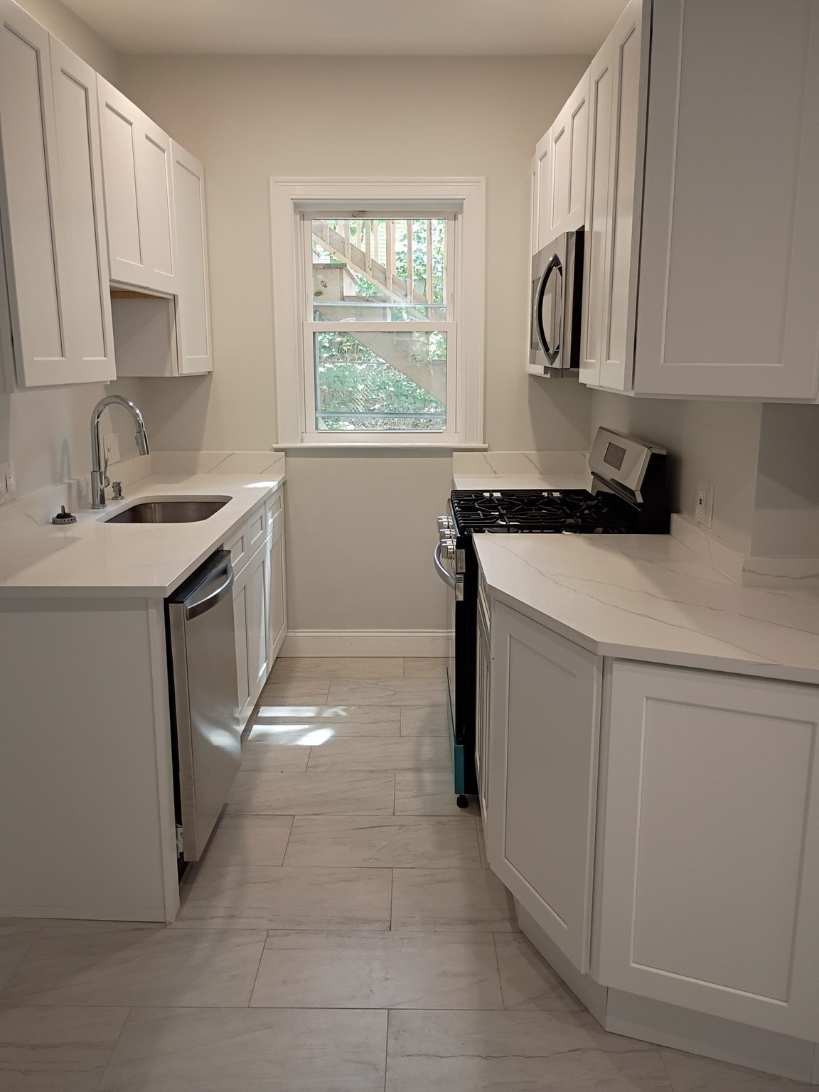 7 Cliff St # 1 Property Photo 3