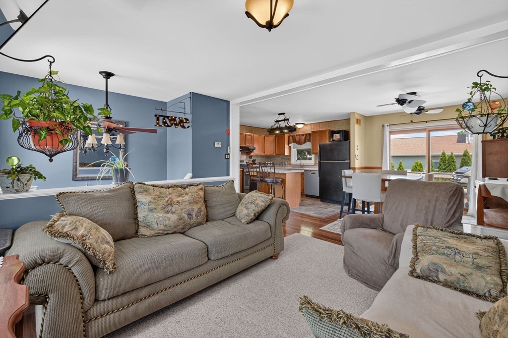 158 Amity St Property Photo 3