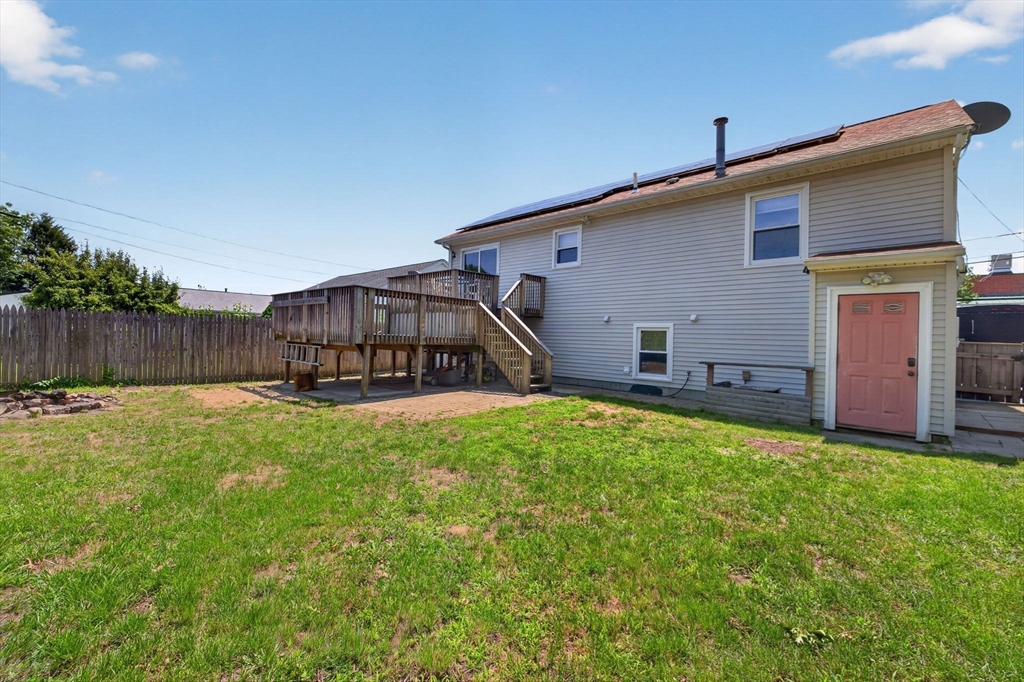 158 Amity St Property Photo 6
