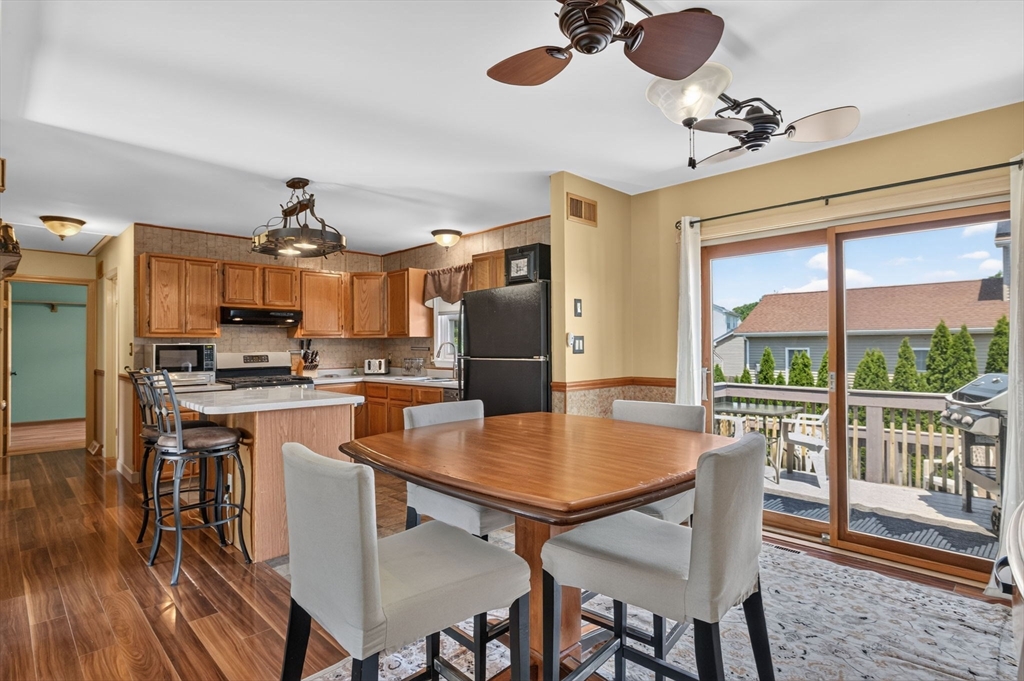 158 Amity St Property Photo 8