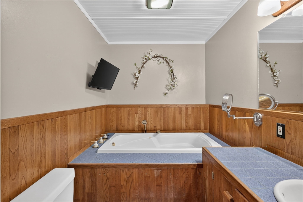158 Amity St Property Photo 21