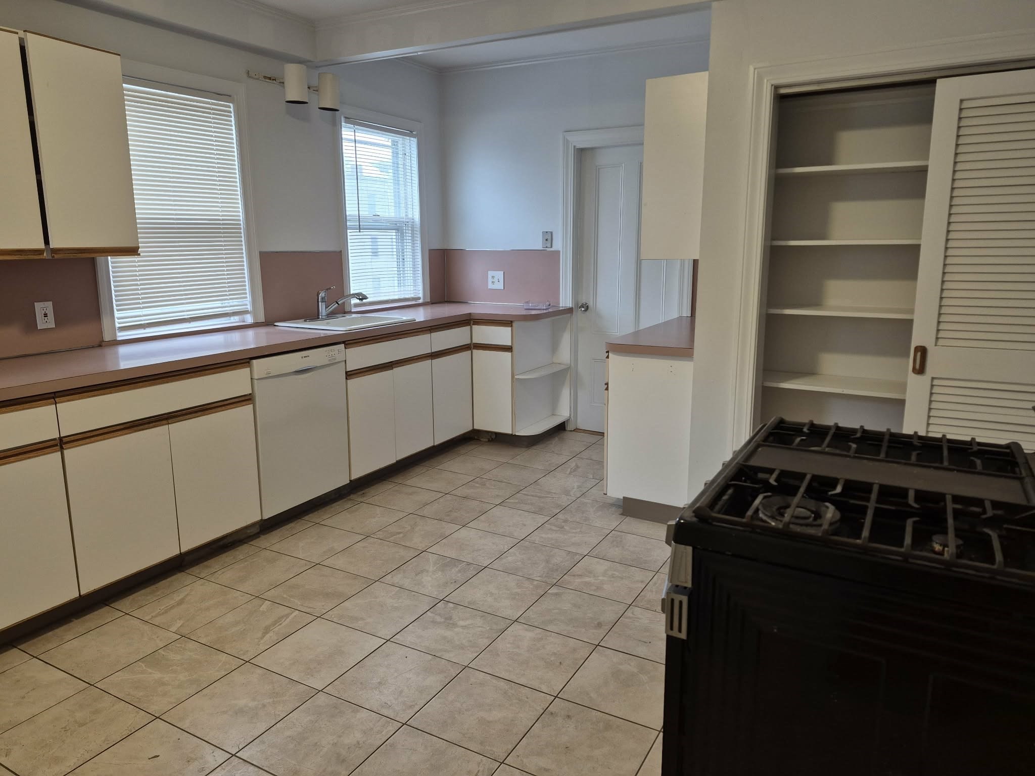 247-249 Park Street # 2 Property Photo 4
