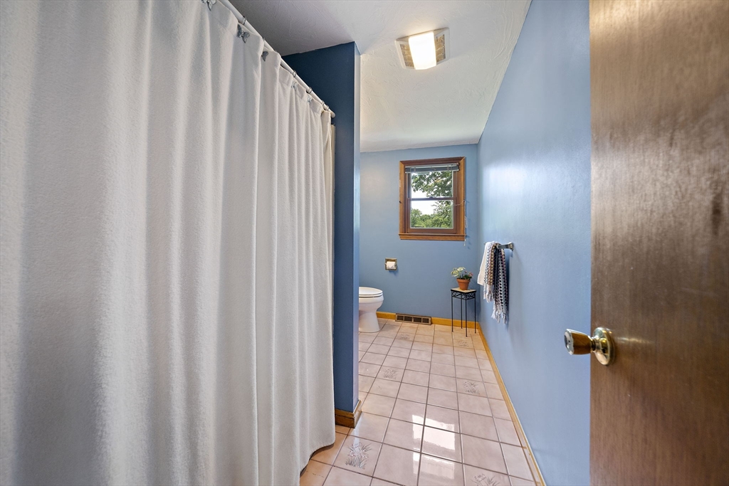 53 Lafayette St Property Photo 12