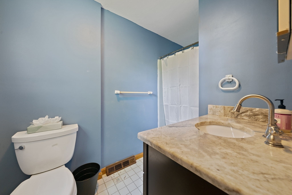 53 Lafayette St Property Photo 16
