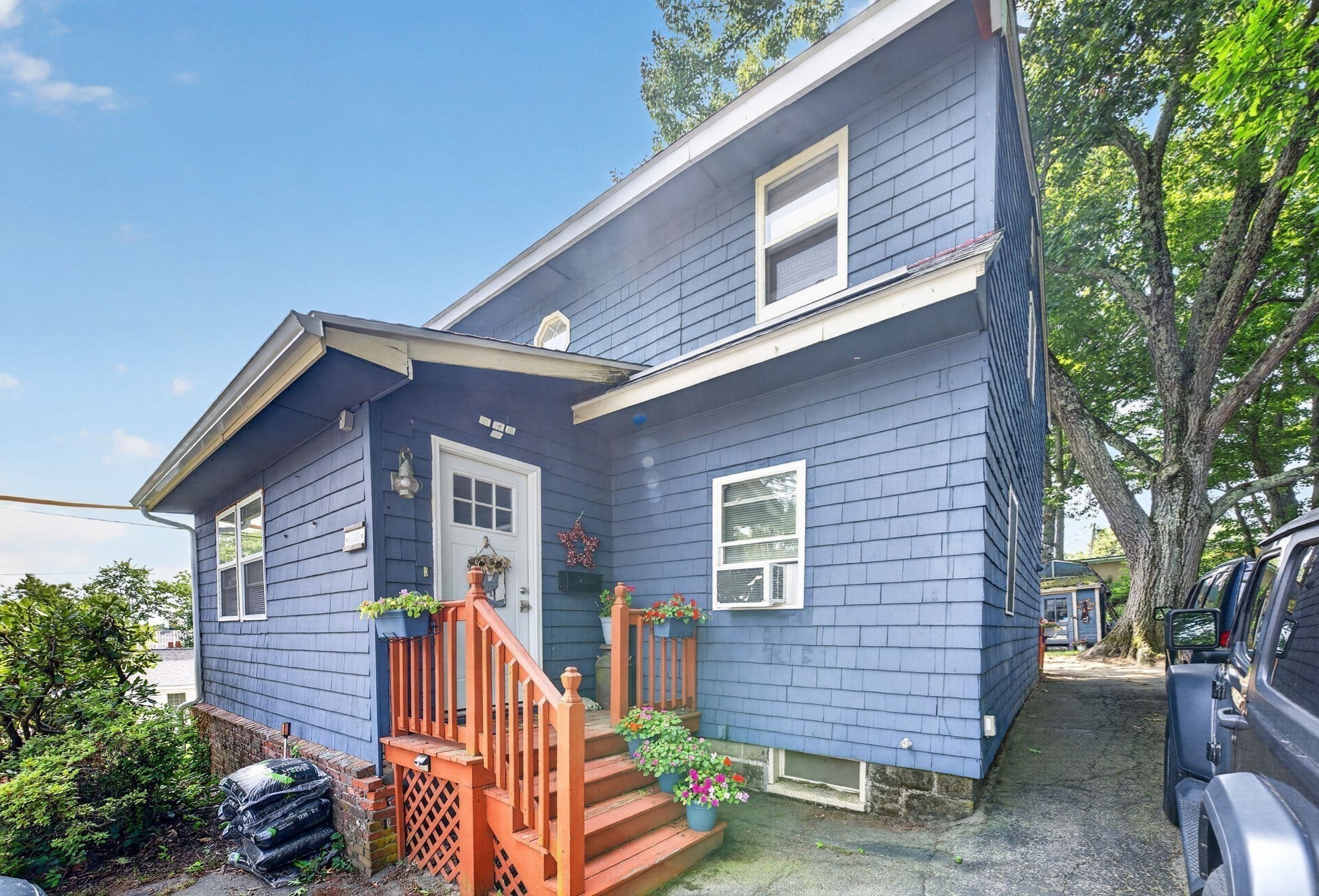 60 Harriett Ave Property Photo 3