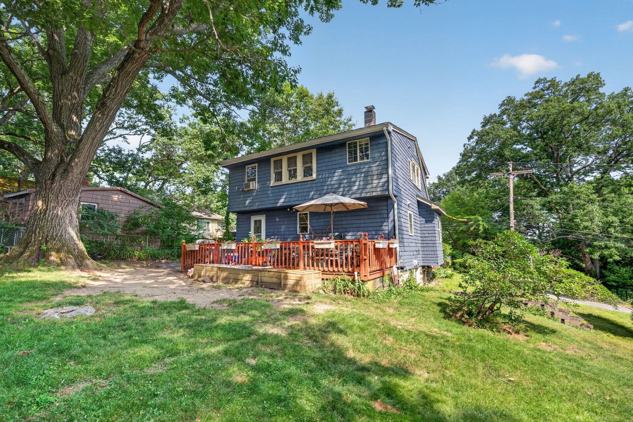 60 Harriett Ave Property Photo 6