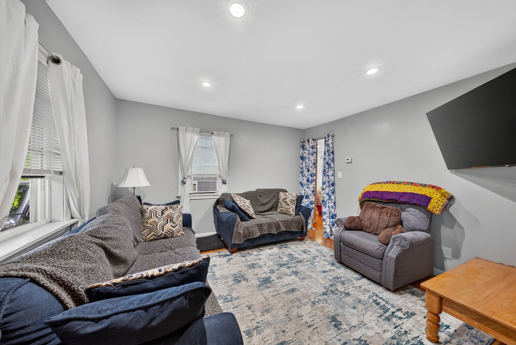60 Harriett Ave Property Photo 14