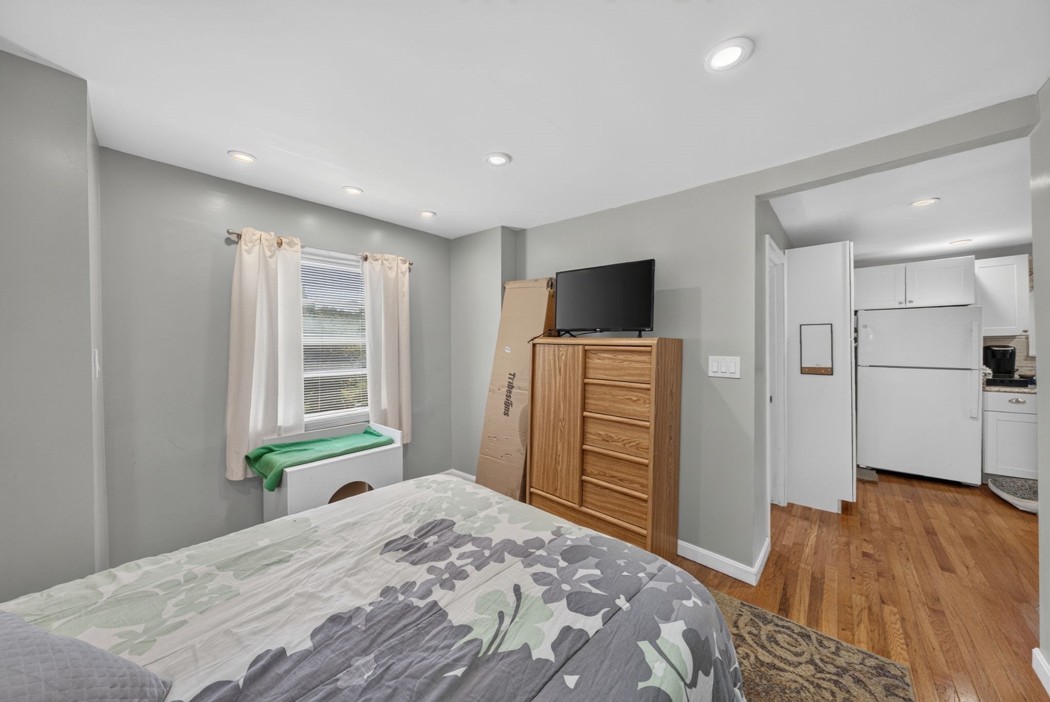 60 Harriett Ave Property Photo 27