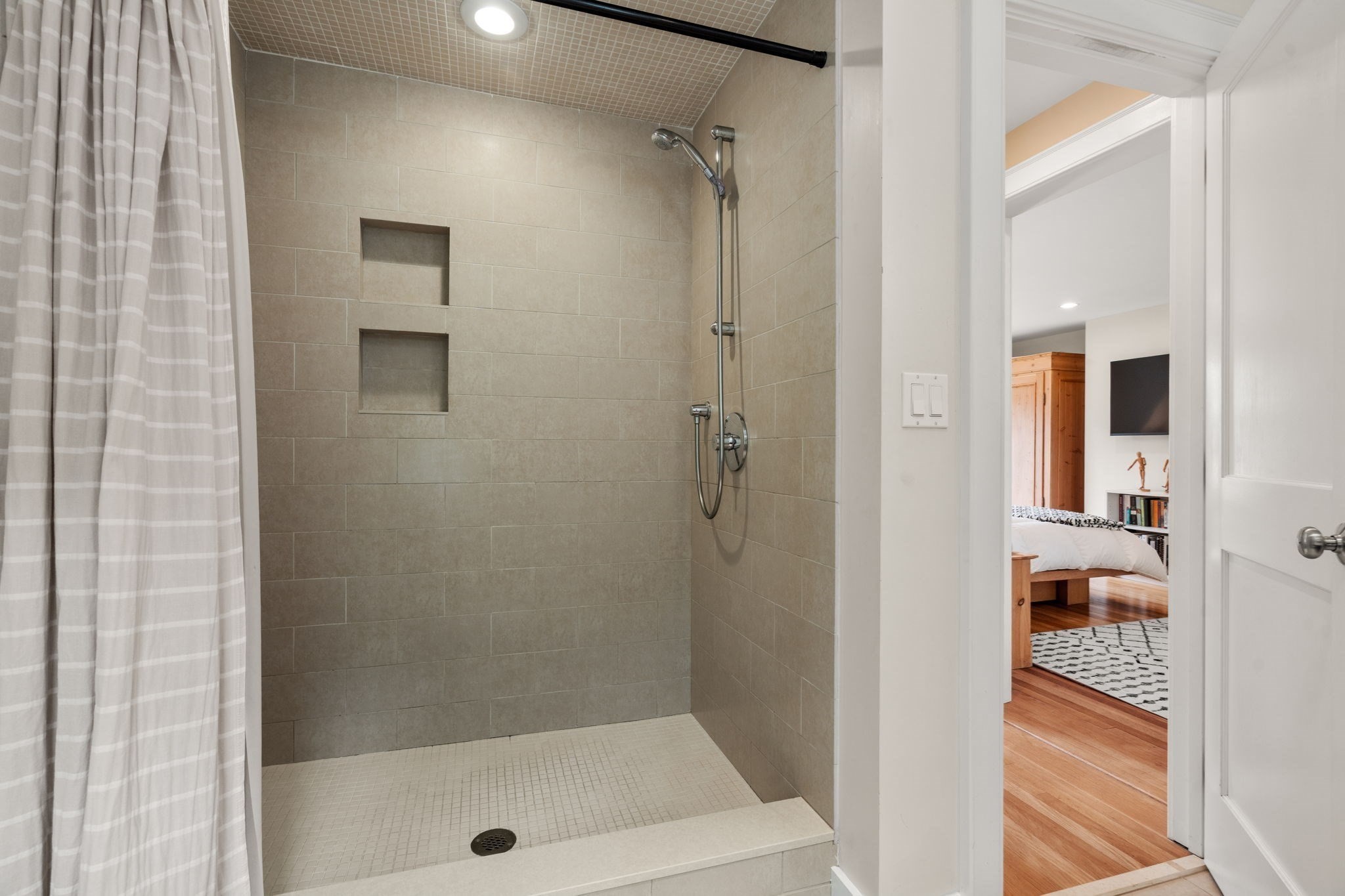 16 Lewis Street Property Photo 24