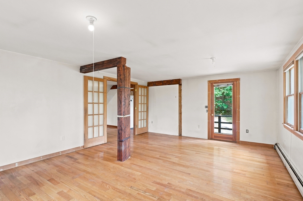 62 Bennett St S Property Photo 6