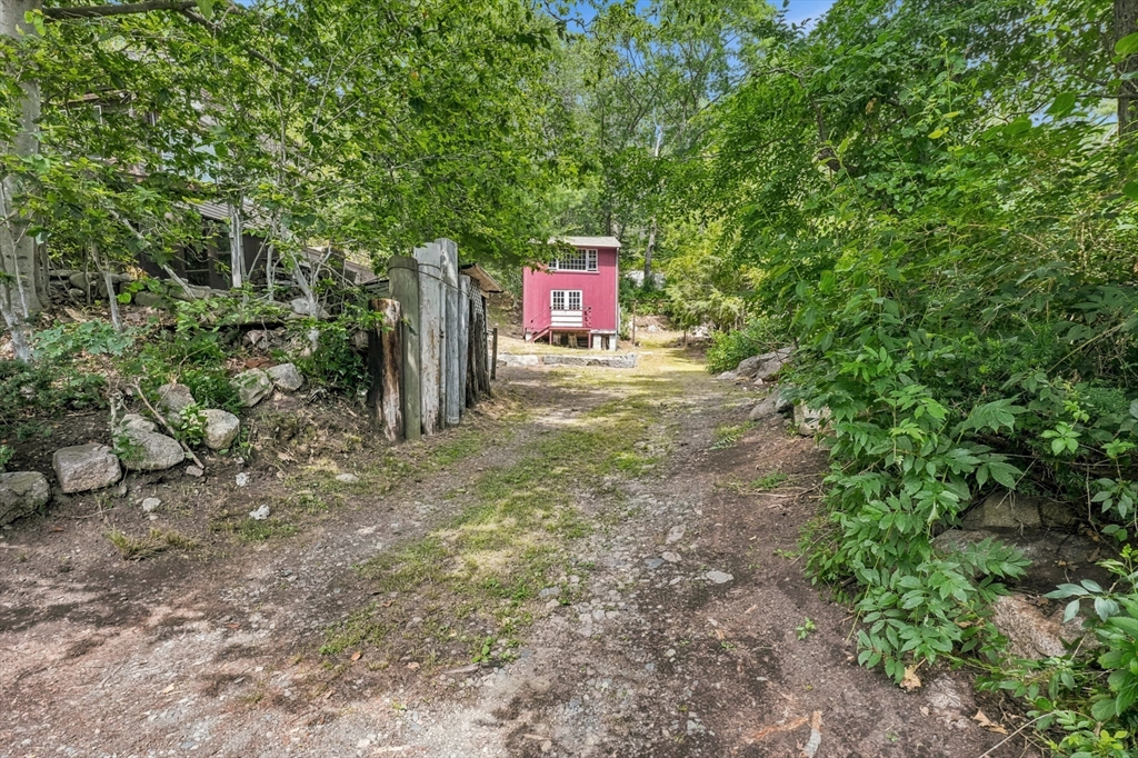 62 Bennett St S Property Photo 28