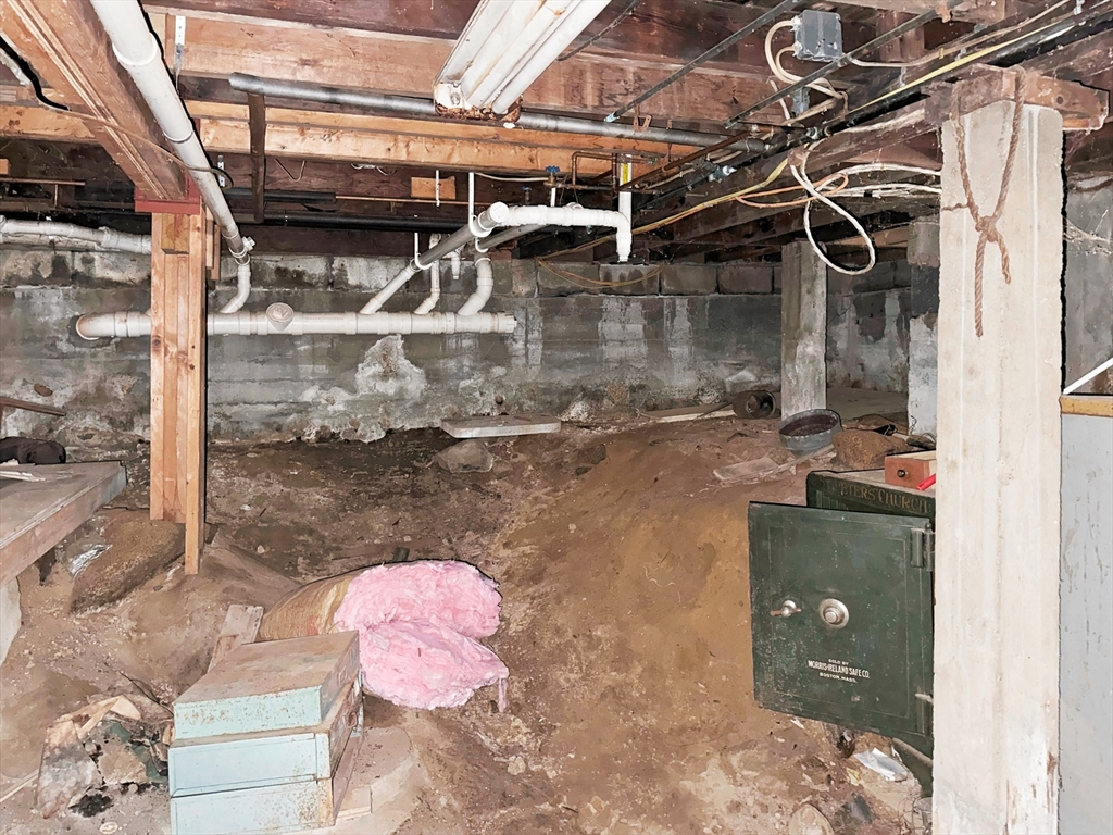 62 Bennett St S Property Photo 30