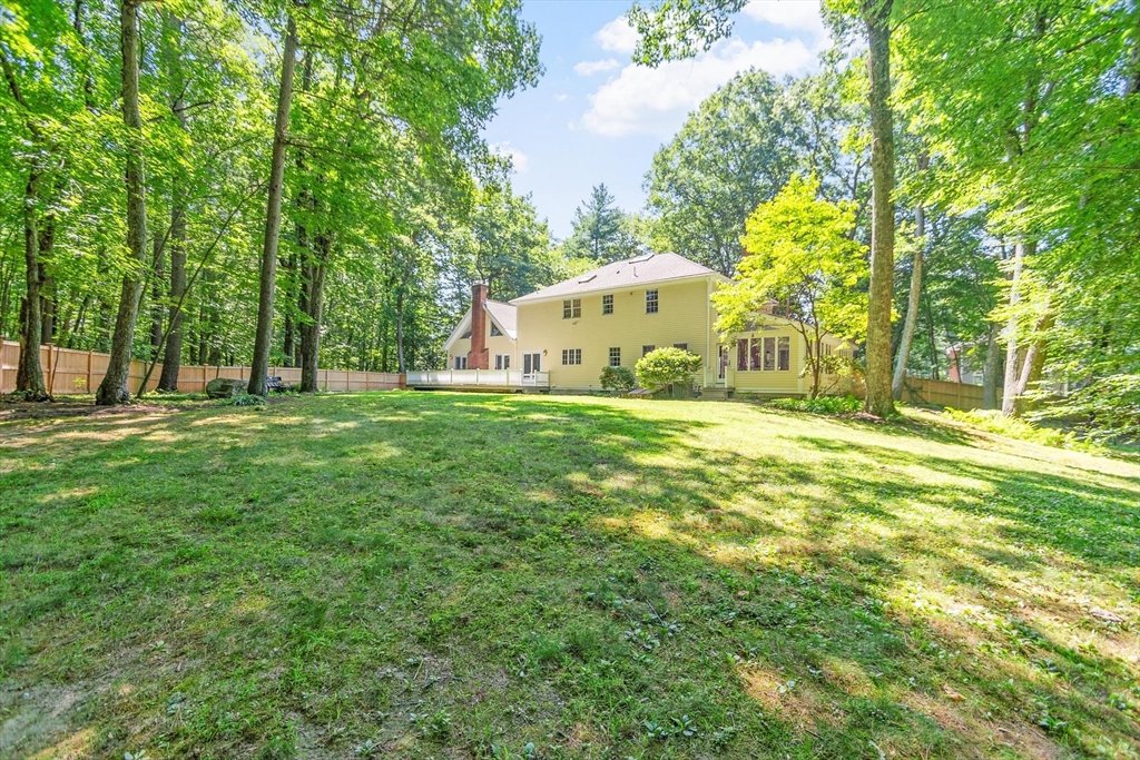 10 Wingate Ln Property Photo 2