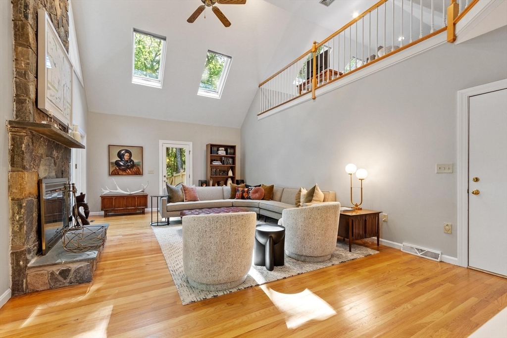10 Wingate Ln Property Photo 6