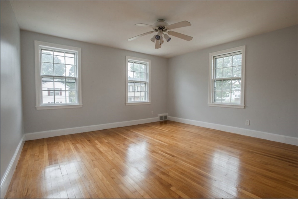 71 Tyler St Property Photo 5