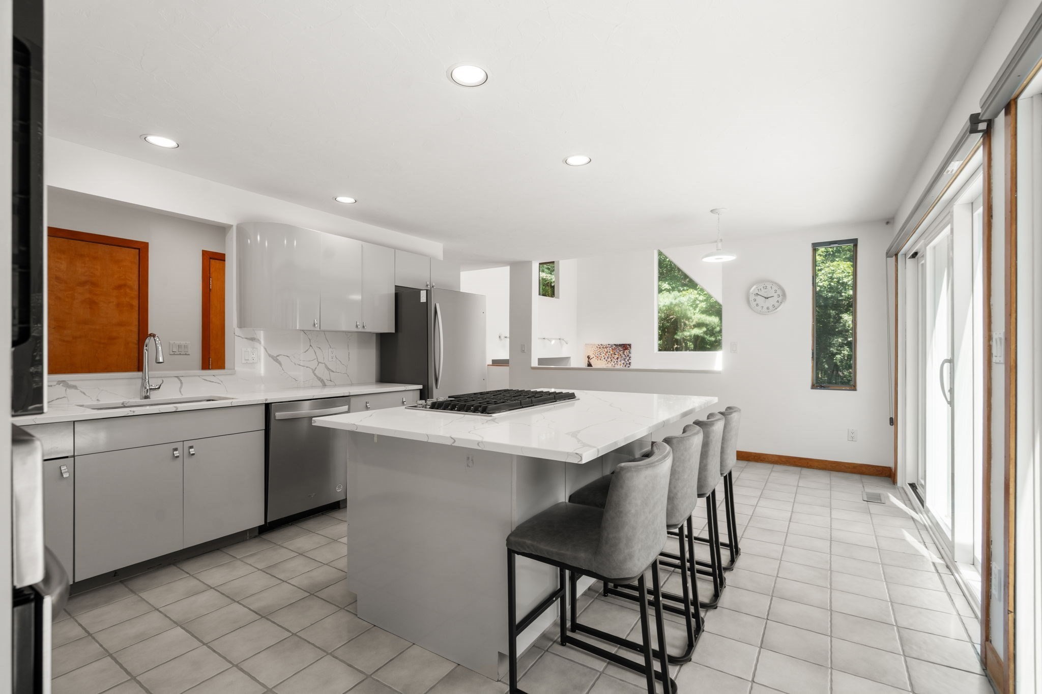7 Larch Rd Property Photo 3