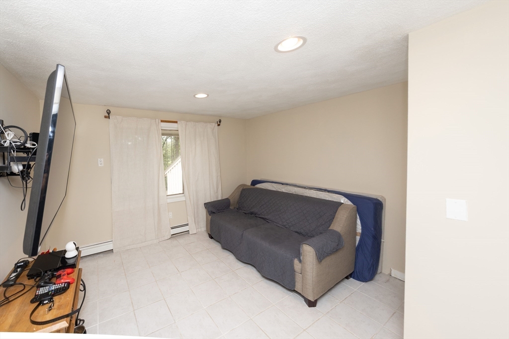 92 Brook St Property Photo 10