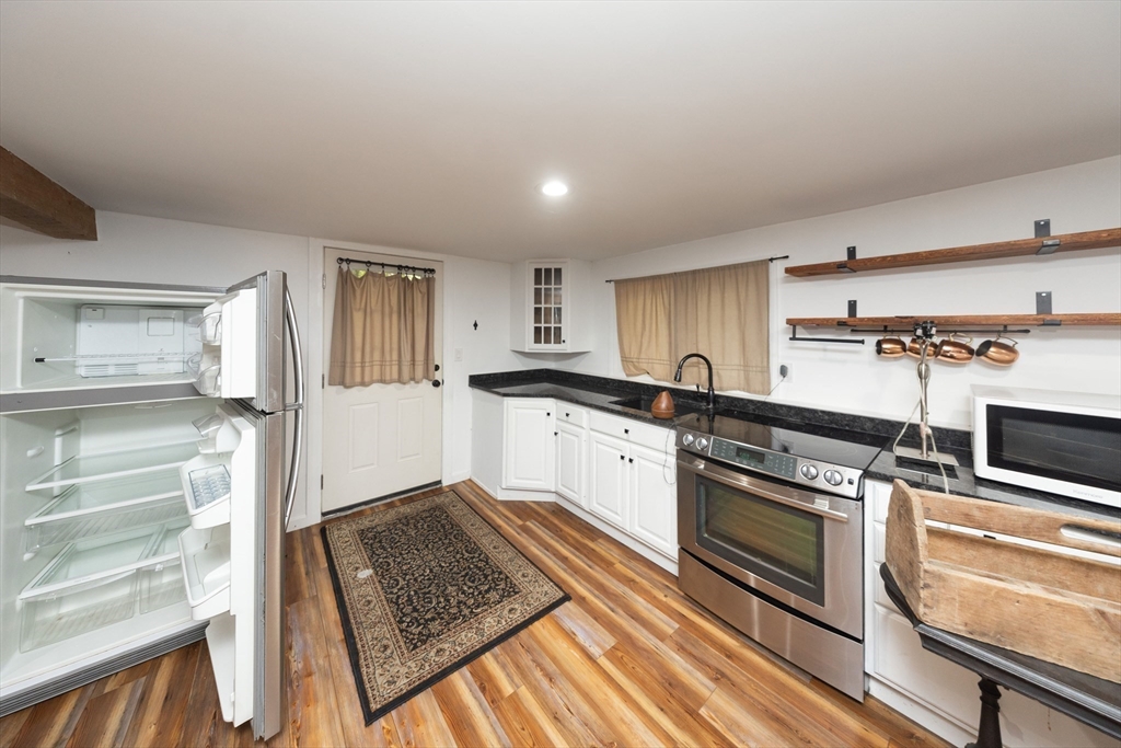 92 Brook St Property Photo 24