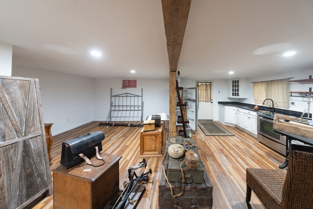 92 Brook St Property Photo 27