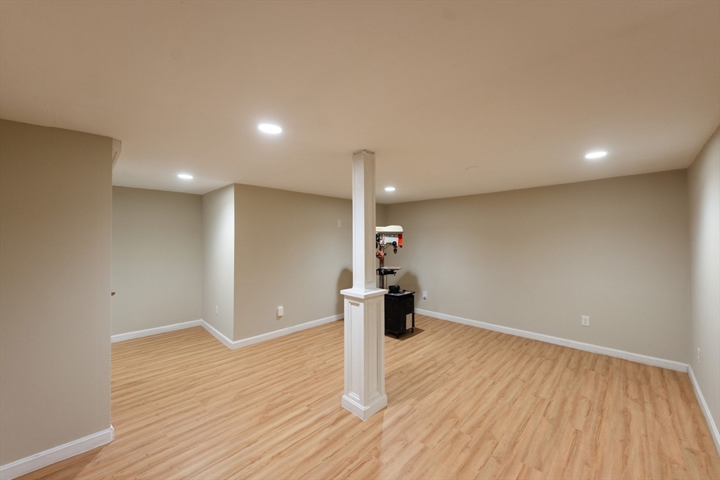 92 Brook St Property Photo 31