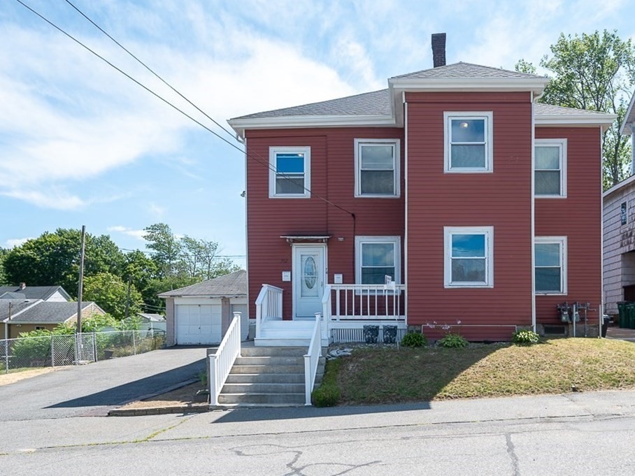 352 Daniels St Property Photo 2