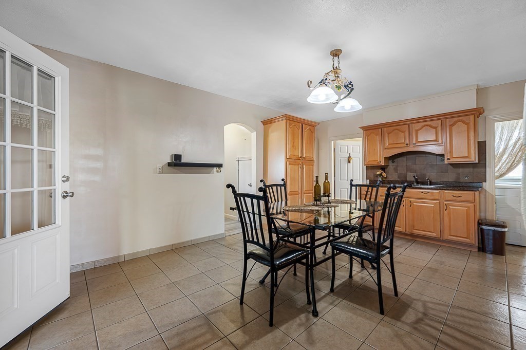 352 Daniels St Property Photo 6