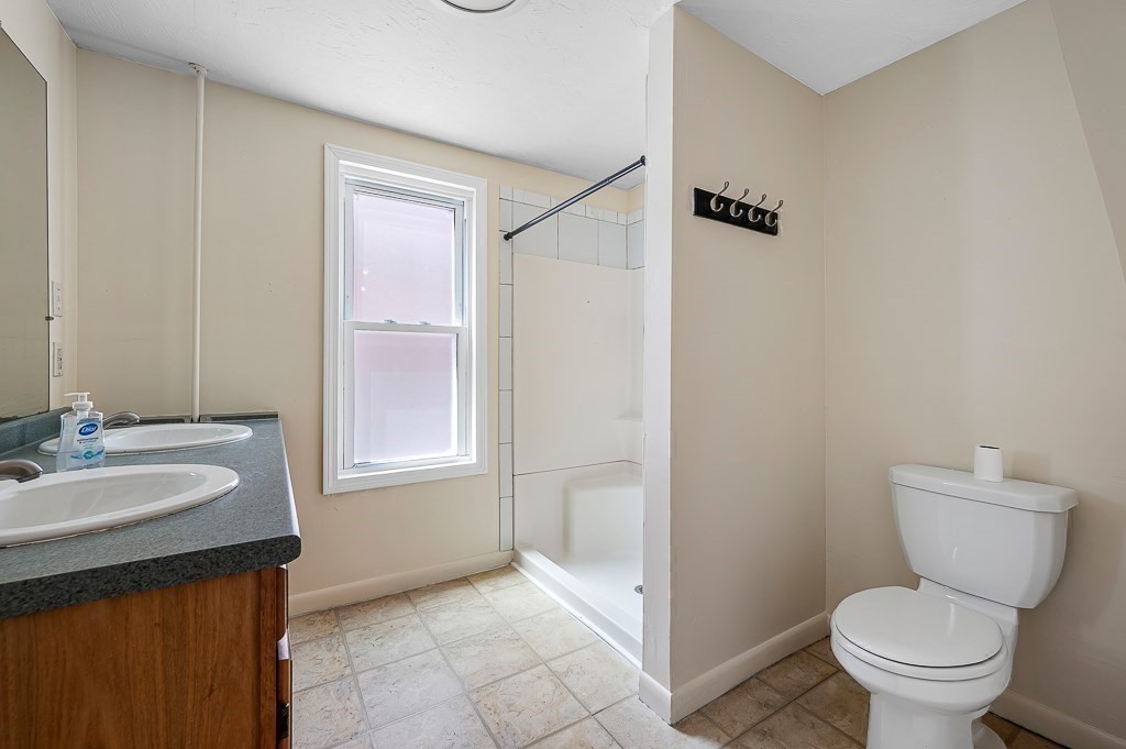 352 Daniels St Property Photo 31