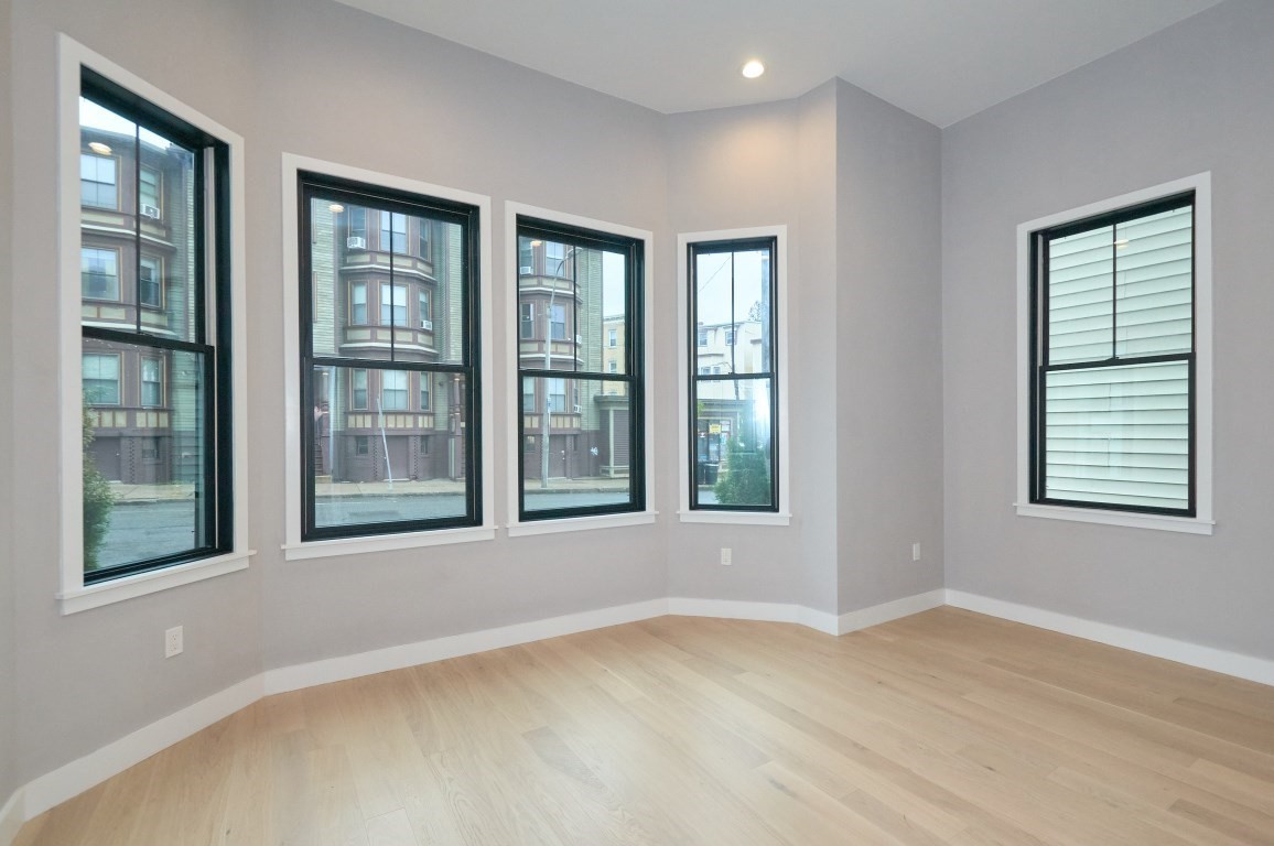360 Meridian St # 5 Property Photo 7