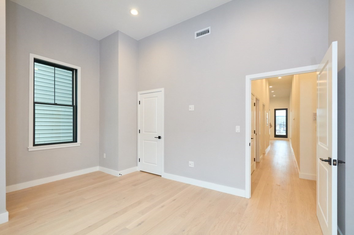 360 Meridian St # 5 Property Photo 10