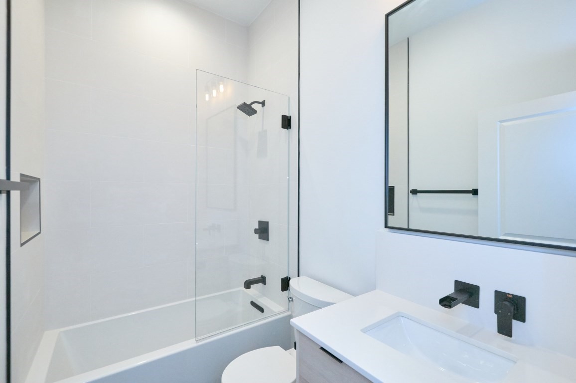 360 Meridian St # 5 Property Photo 11