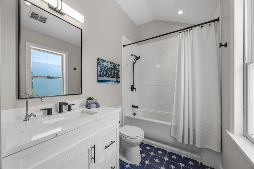 50-a Harry Kemp Way # 2 Property Photo 24