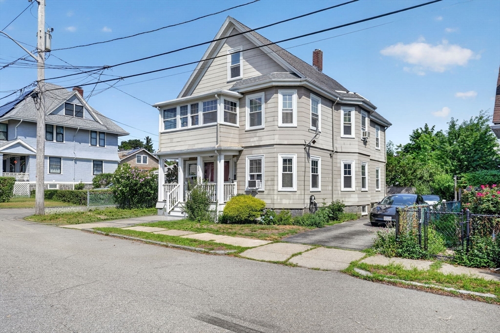324-326 Atlantic St Property Photo 1
