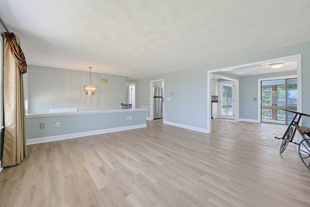 86 North Ave Property Photo 17