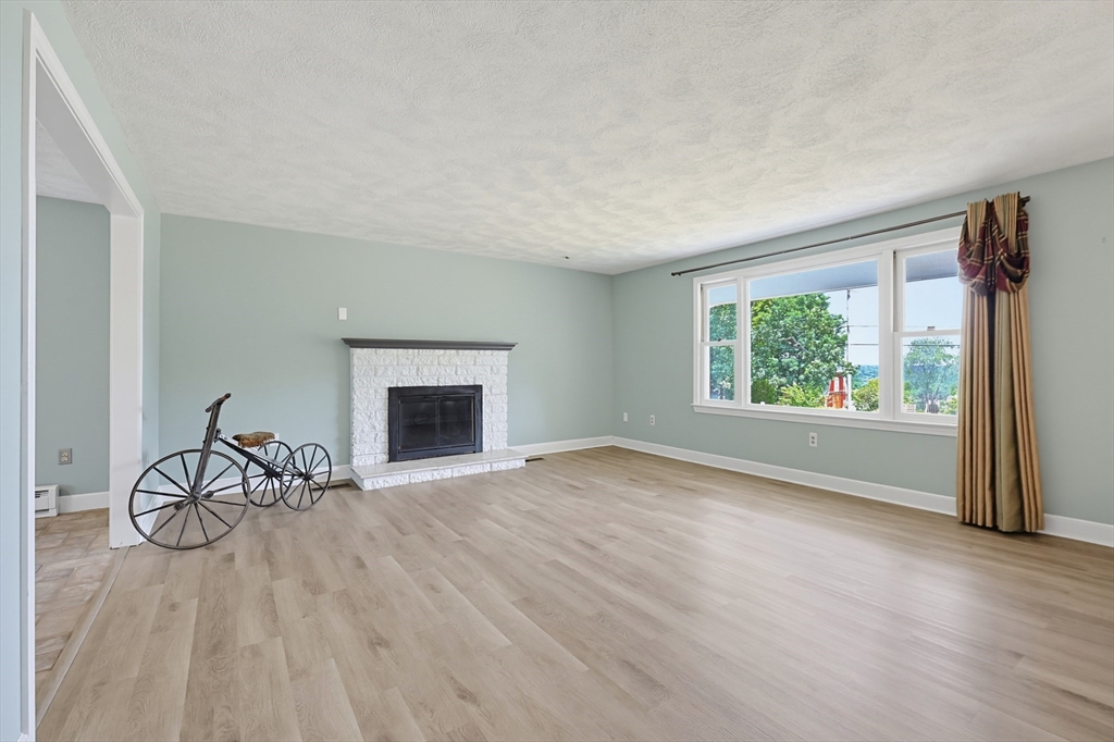 86 North Ave Property Photo 18