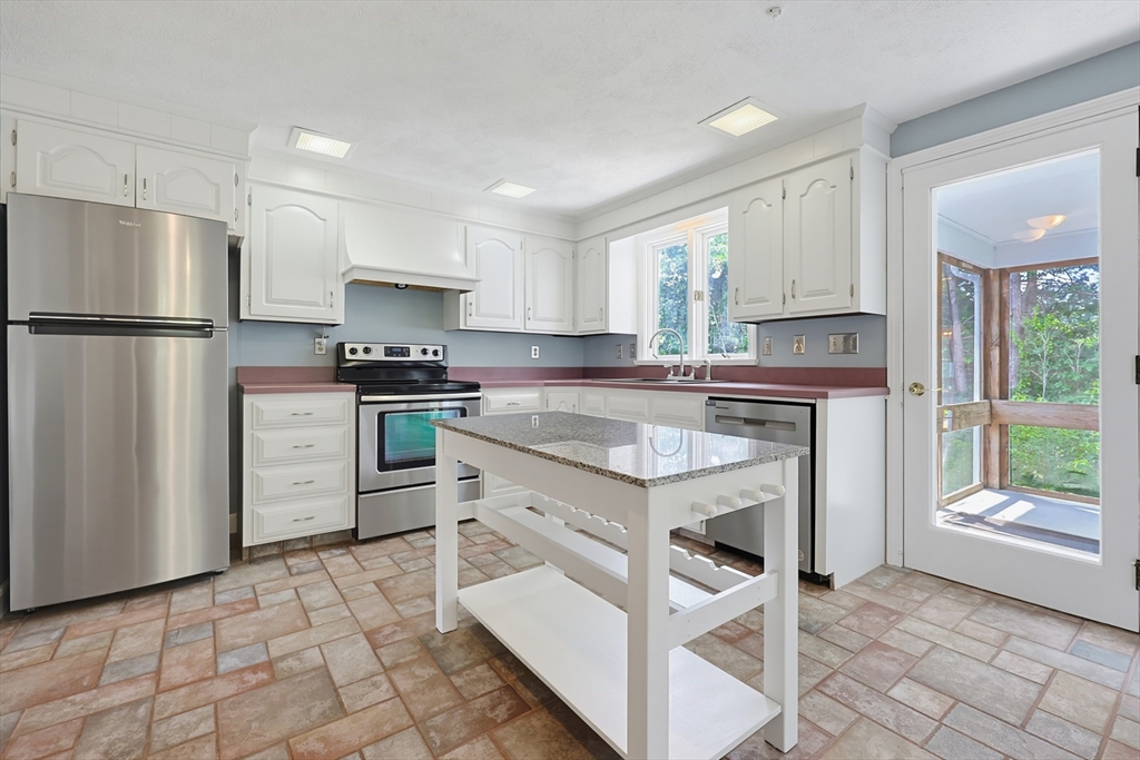 86 North Ave Property Photo 24