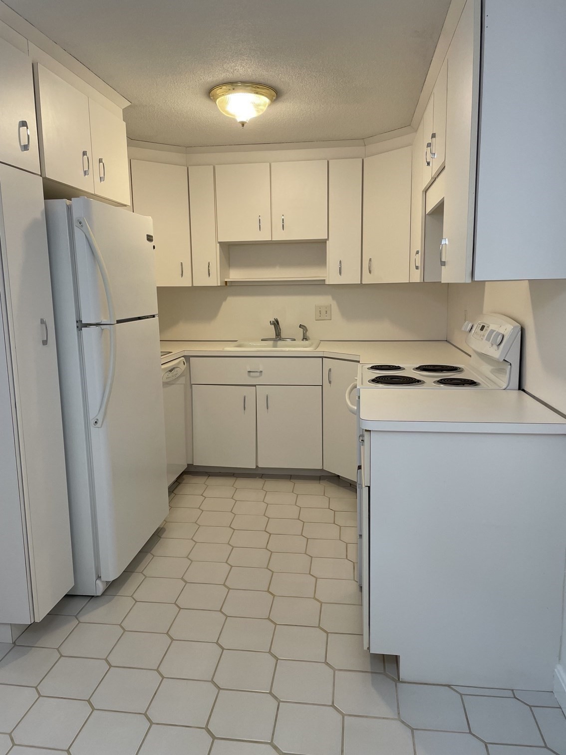 206 Rock St # M5 Property Photo 2