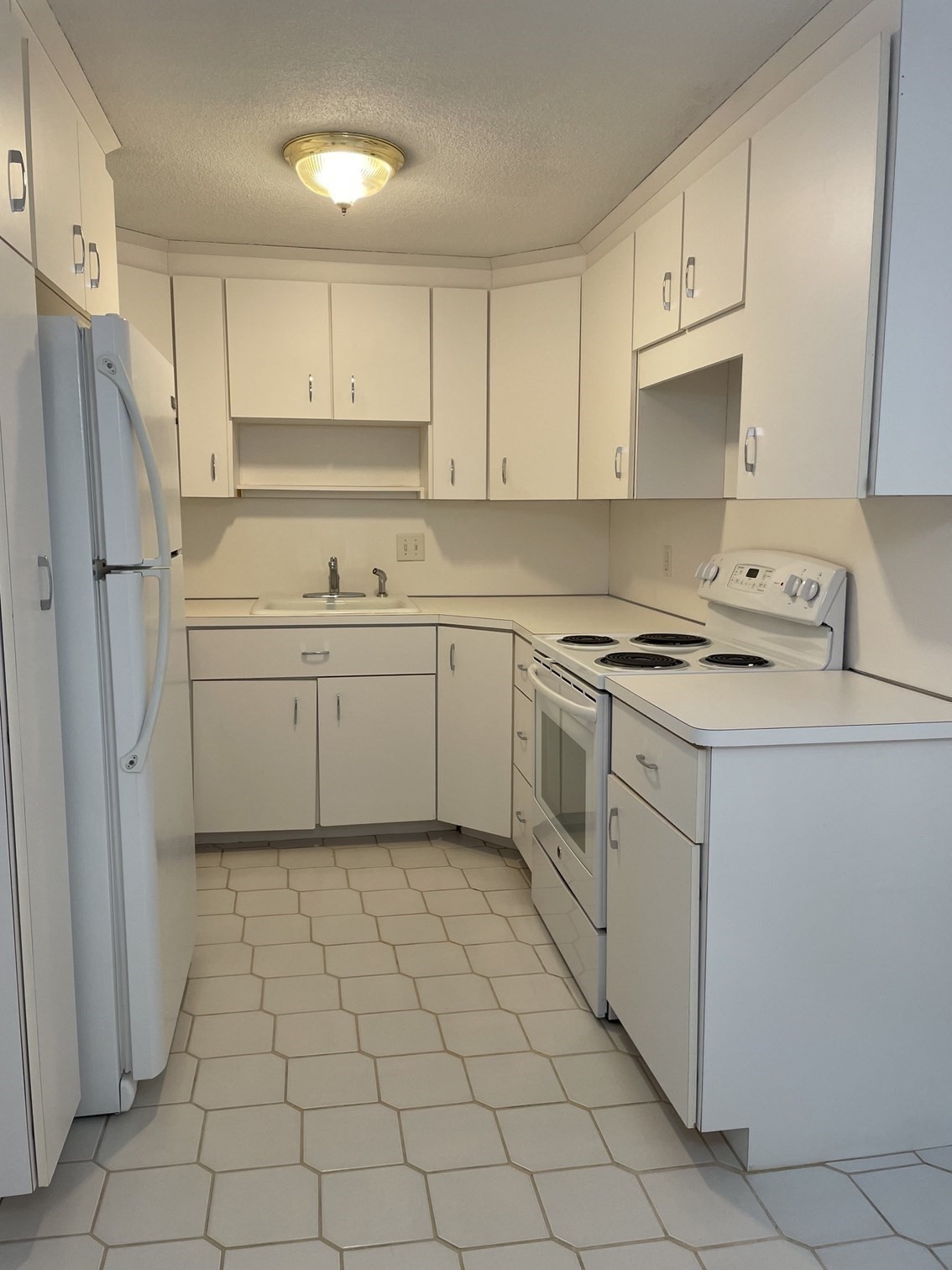 206 Rock St # M5 Property Photo 3