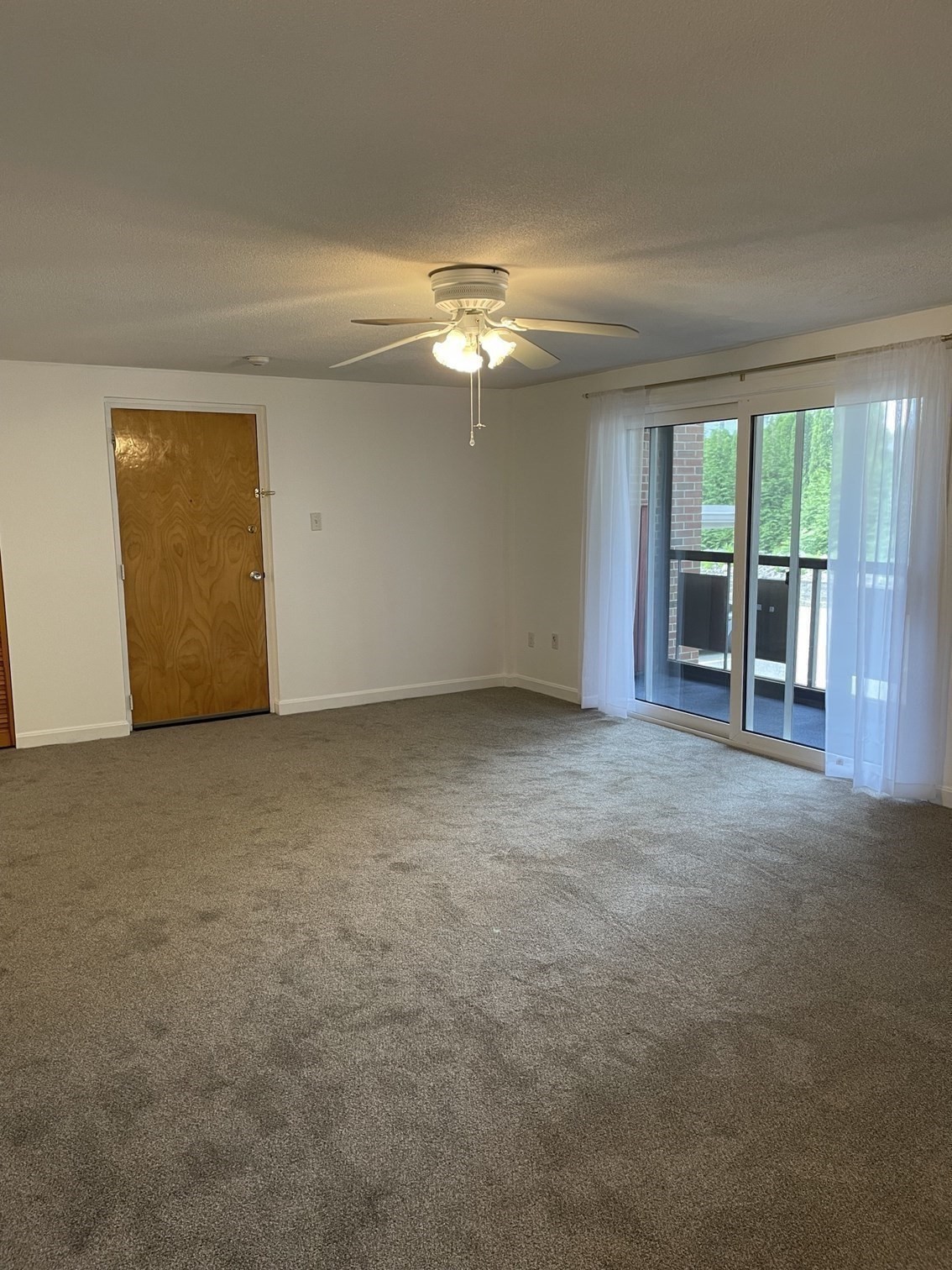 206 Rock St # M5 Property Photo 5