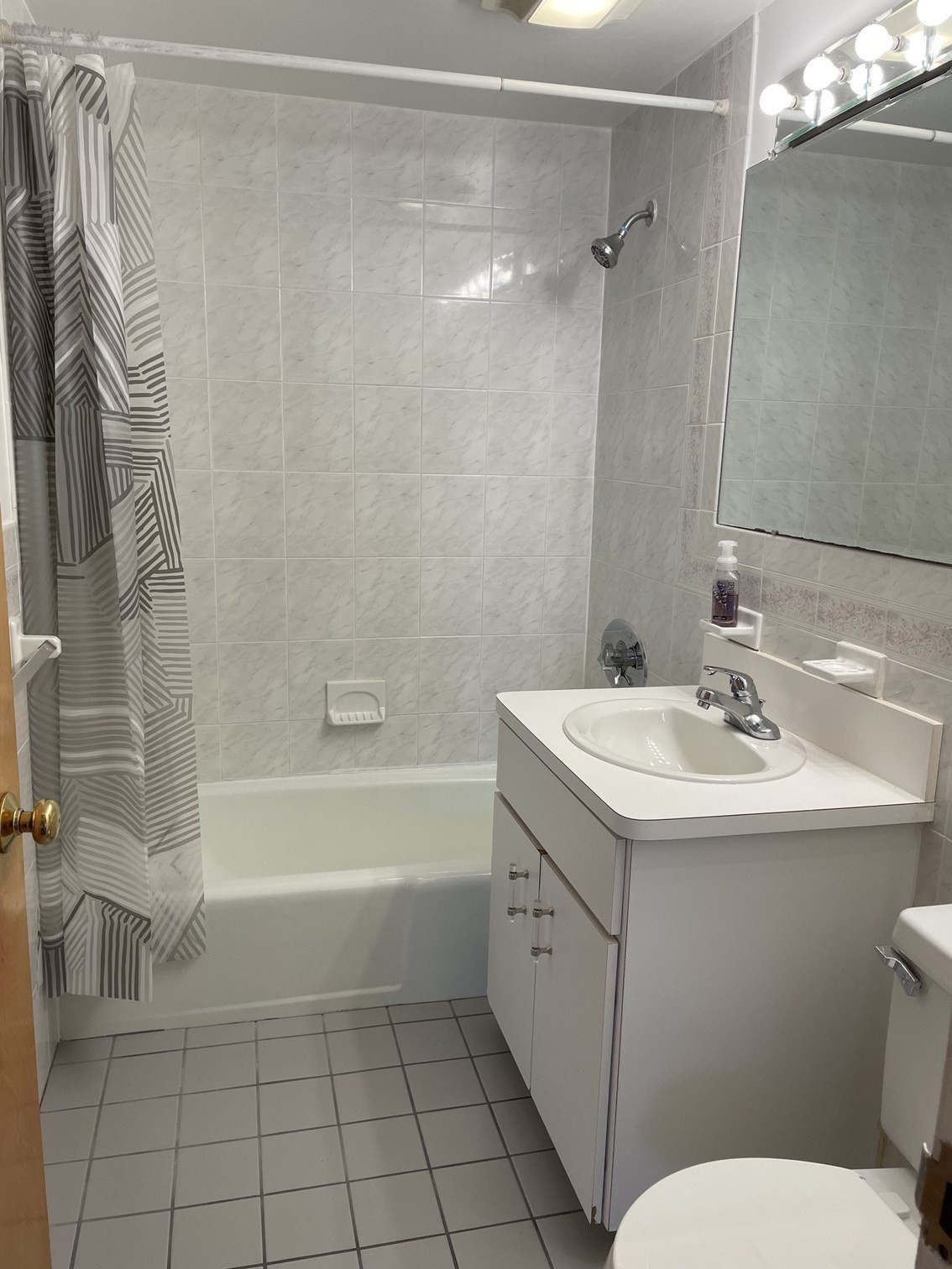 206 Rock St # M5 Property Photo 9