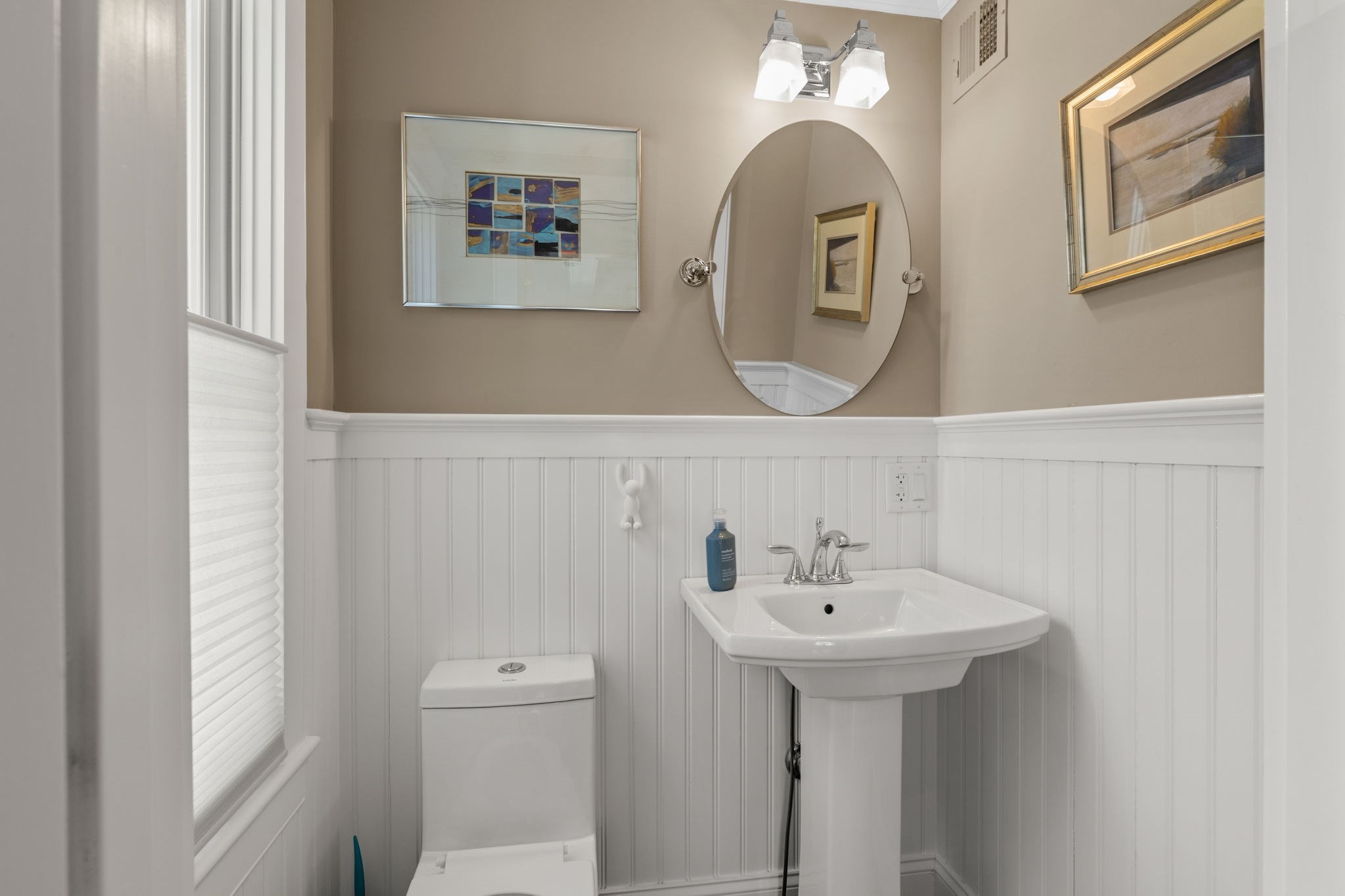 24 Cottage St Property Photo 8
