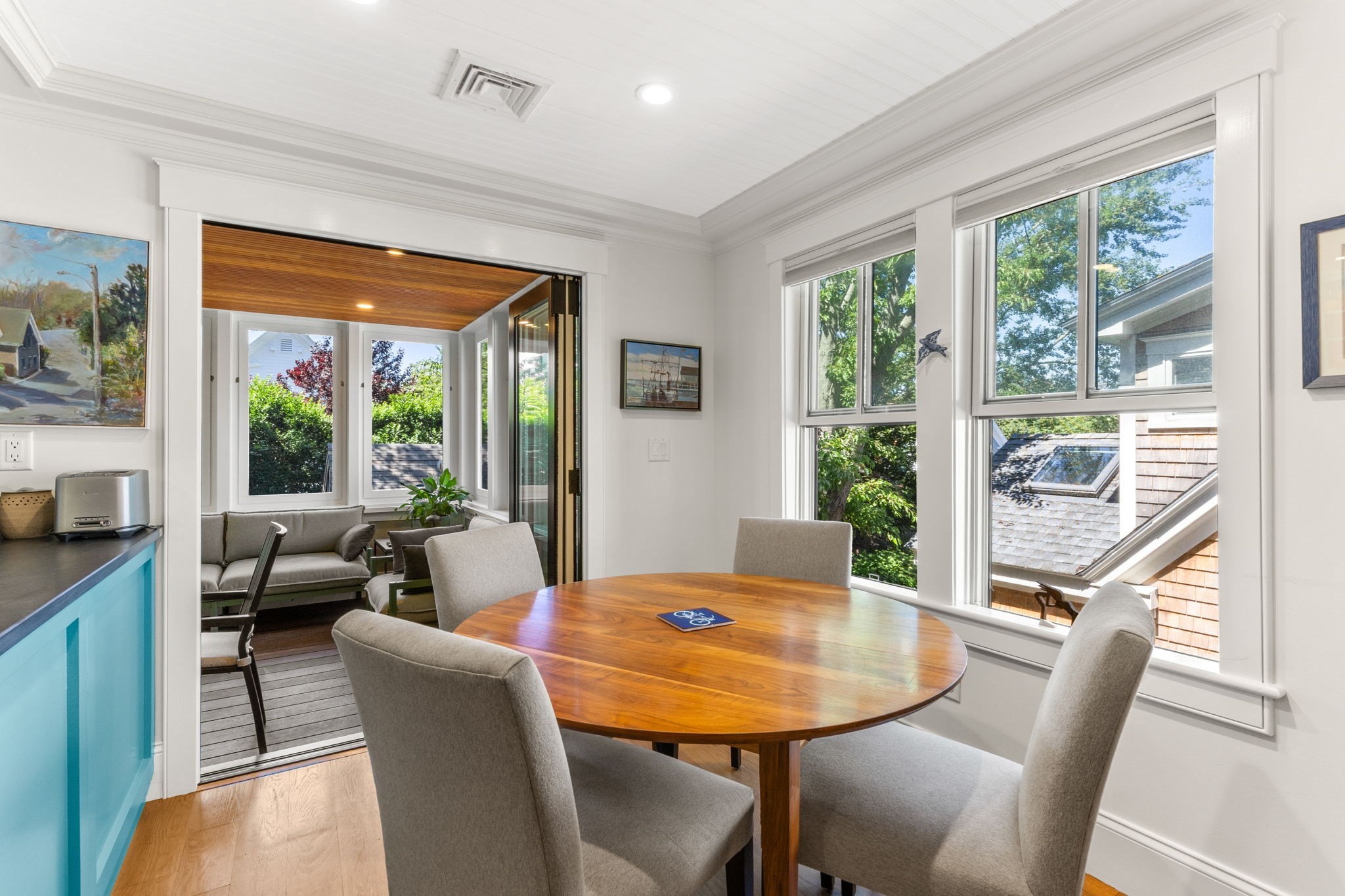 24 Cottage St Property Photo 10
