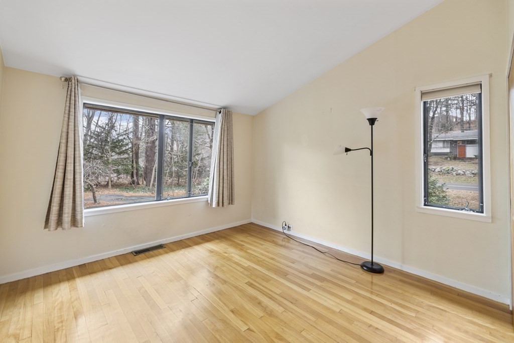 9 Peacock Farm Road Property Photo 14
