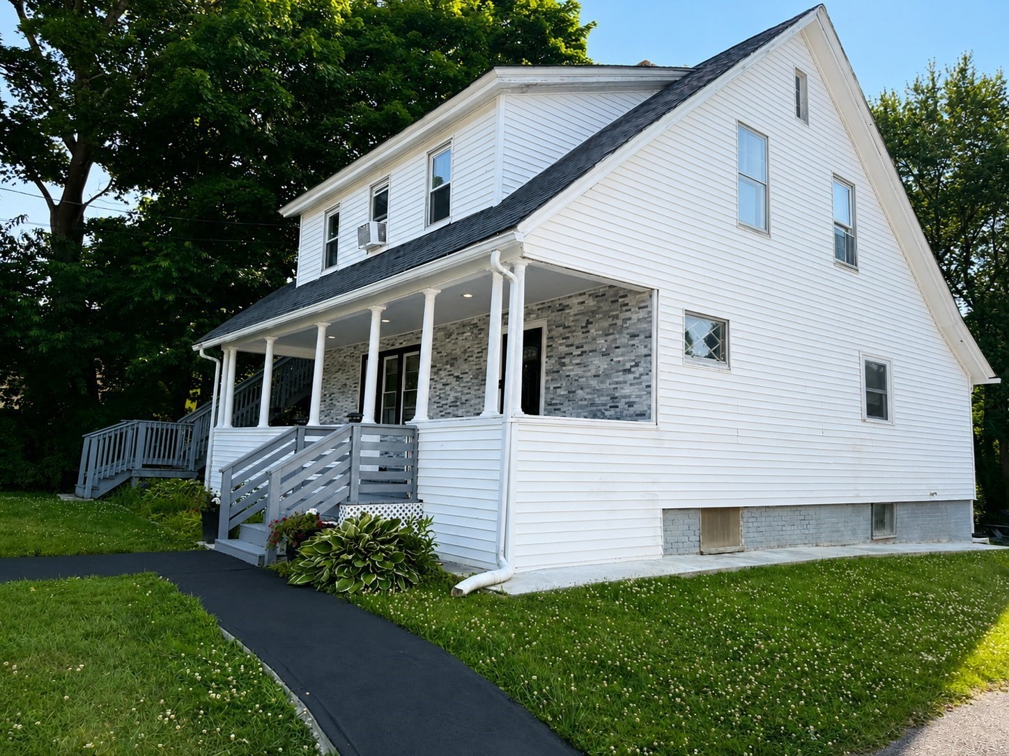 42 Pakachoag St Property Photo 3