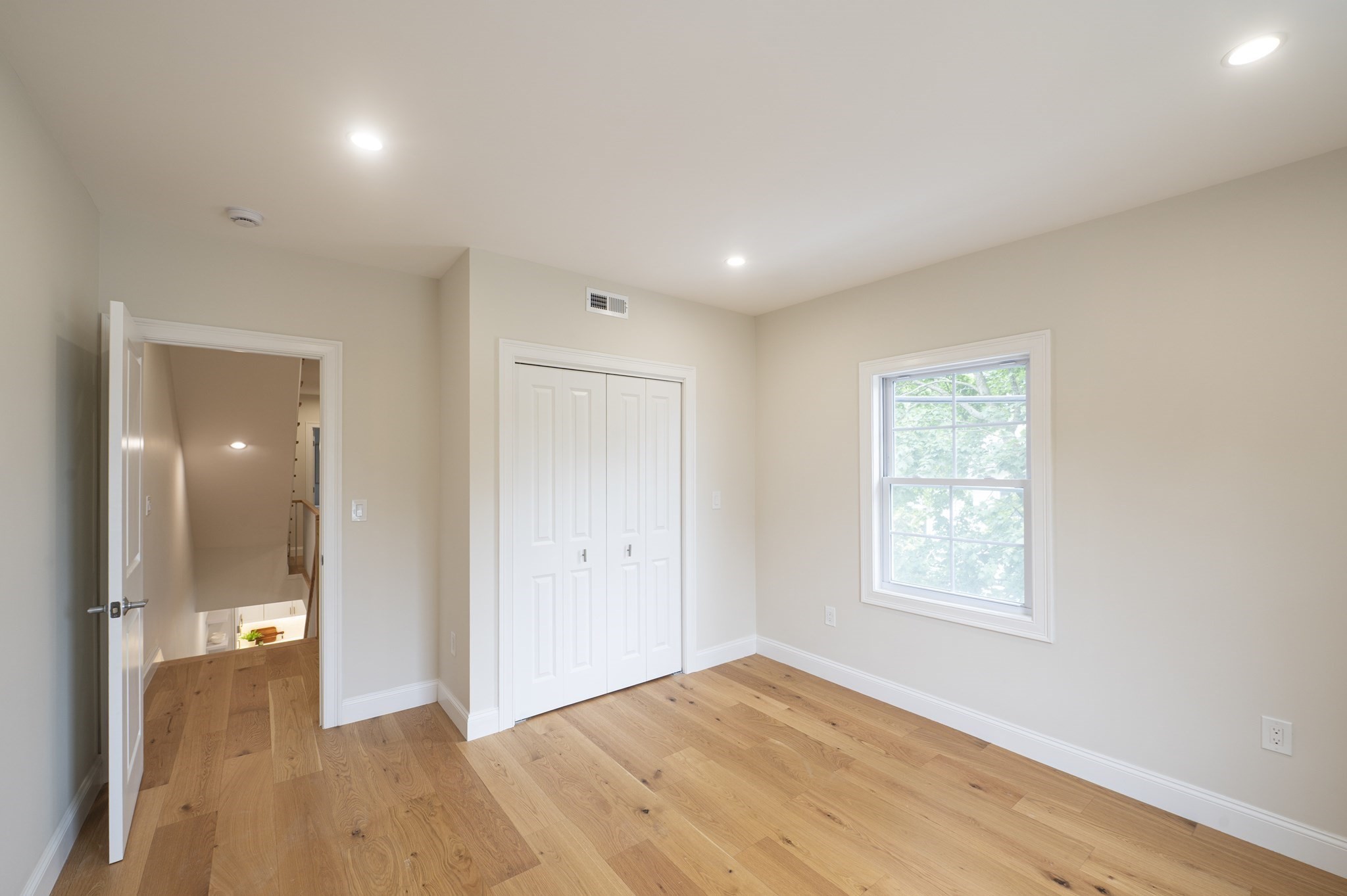 35 Jewett St Property Photo 7