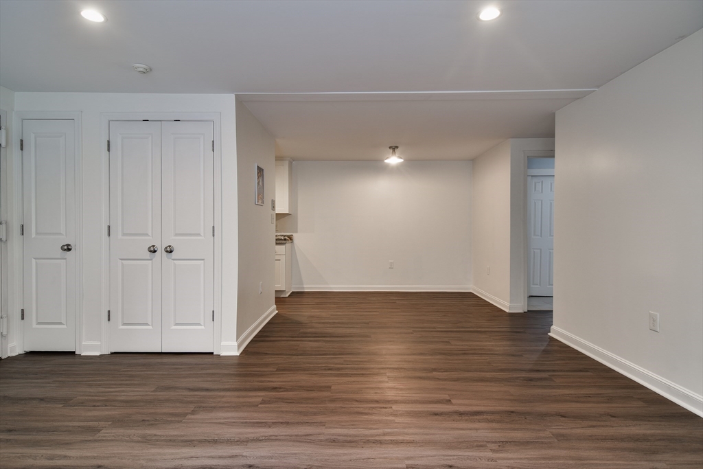 5 Village Rock Lane # 15 Property Photo 4
