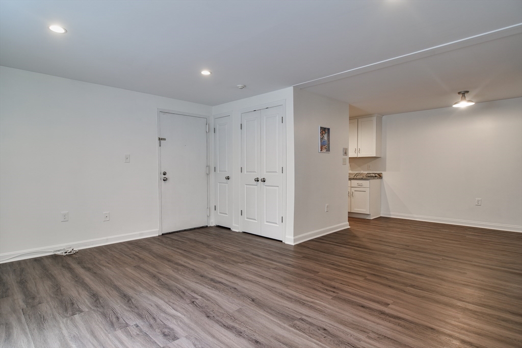 5 Village Rock Lane # 15 Property Photo 5