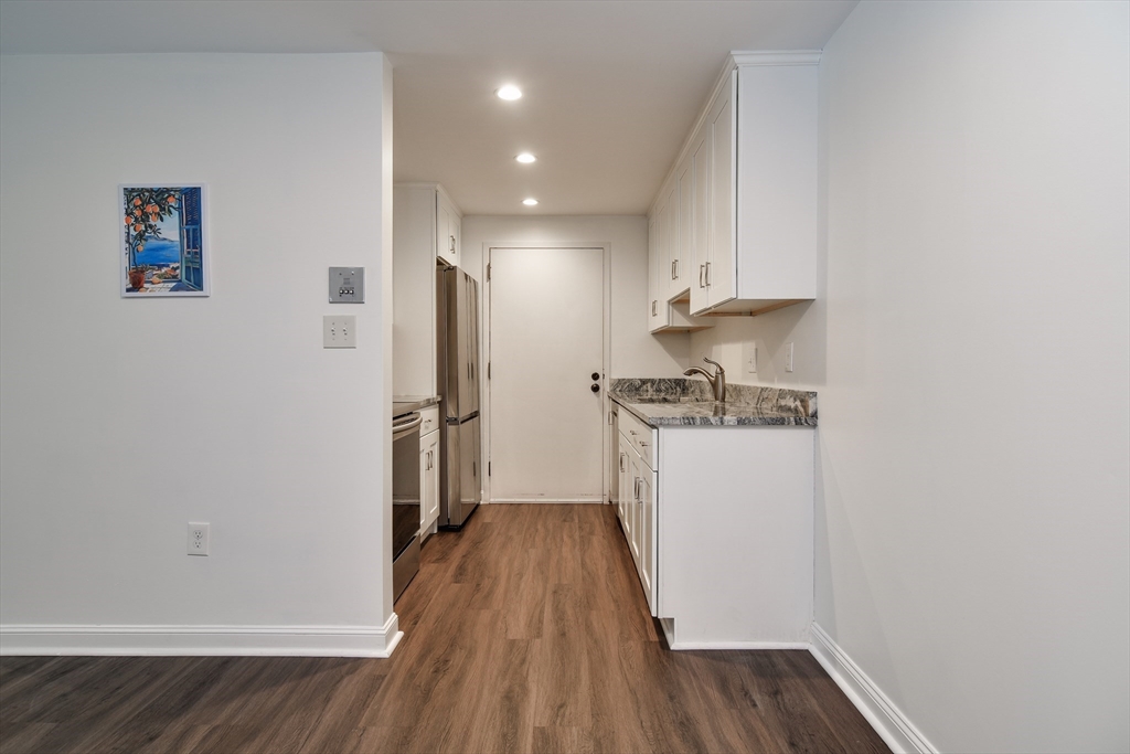 5 Village Rock Lane # 15 Property Photo 6