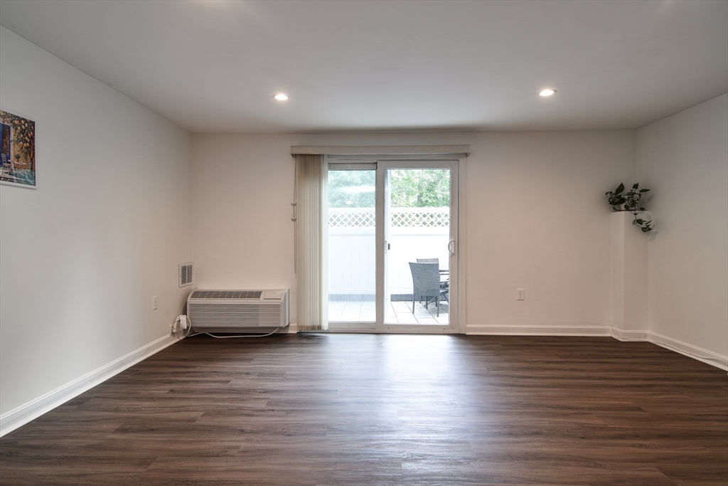 5 Village Rock Lane # 15 Property Photo 13