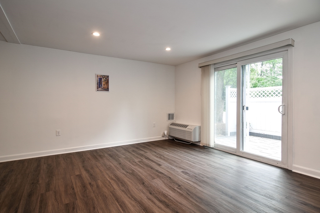5 Village Rock Lane # 15 Property Photo 14